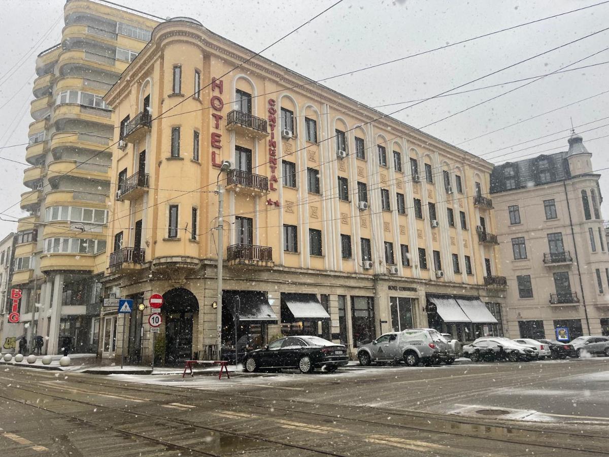Hotel Continental City Center Jászvásár Kültér fotó
